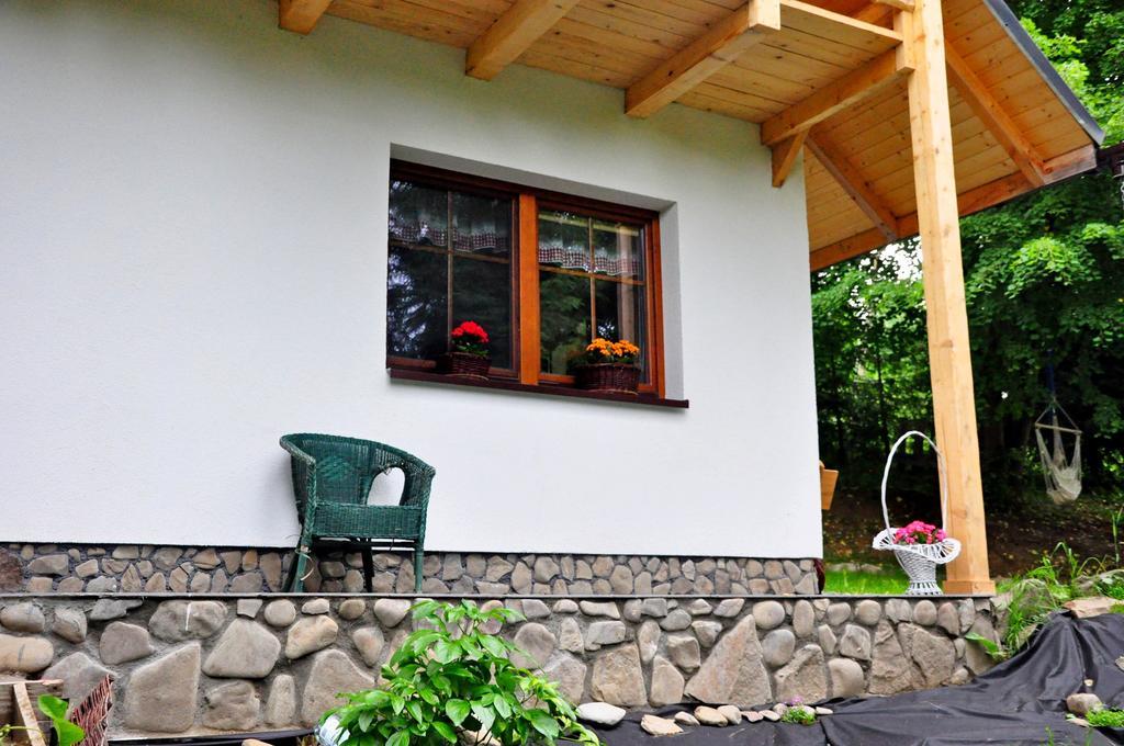Chatka Pod Trohancem Lutowiska Szoba fotó